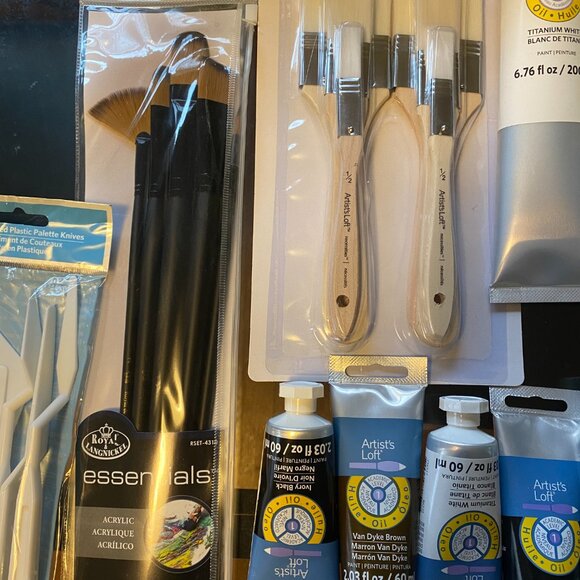 Bob Ross Starter Kit (Oil Paint, Brushes/Spatulas, Thinners) - Picture 4 of 5